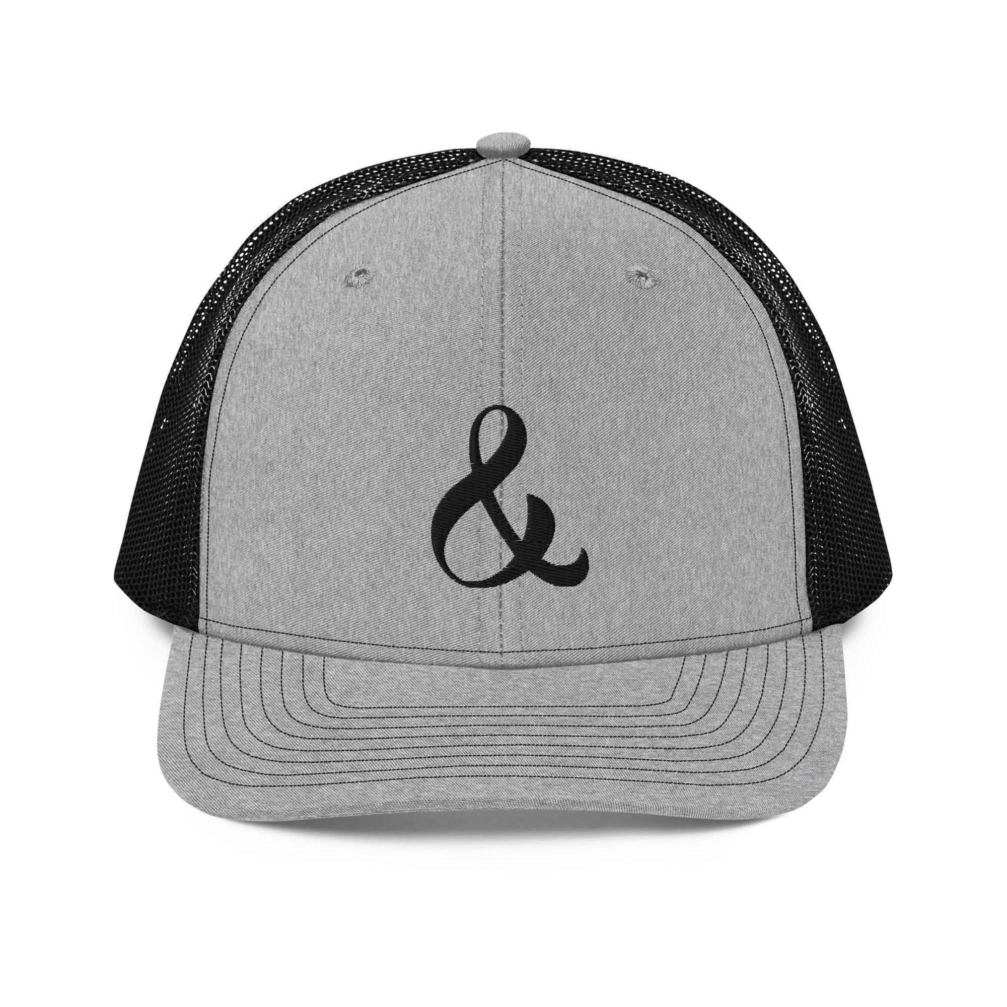 Gorra de camionero con el logo de Ampersand